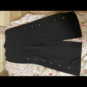 This is a new Zara bottom color black wide leg